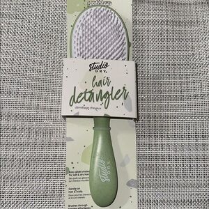 Studio Dry Sage Green White Detangling Hair Brush